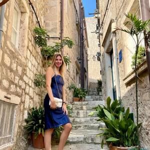 Meet your Posher, Nicole